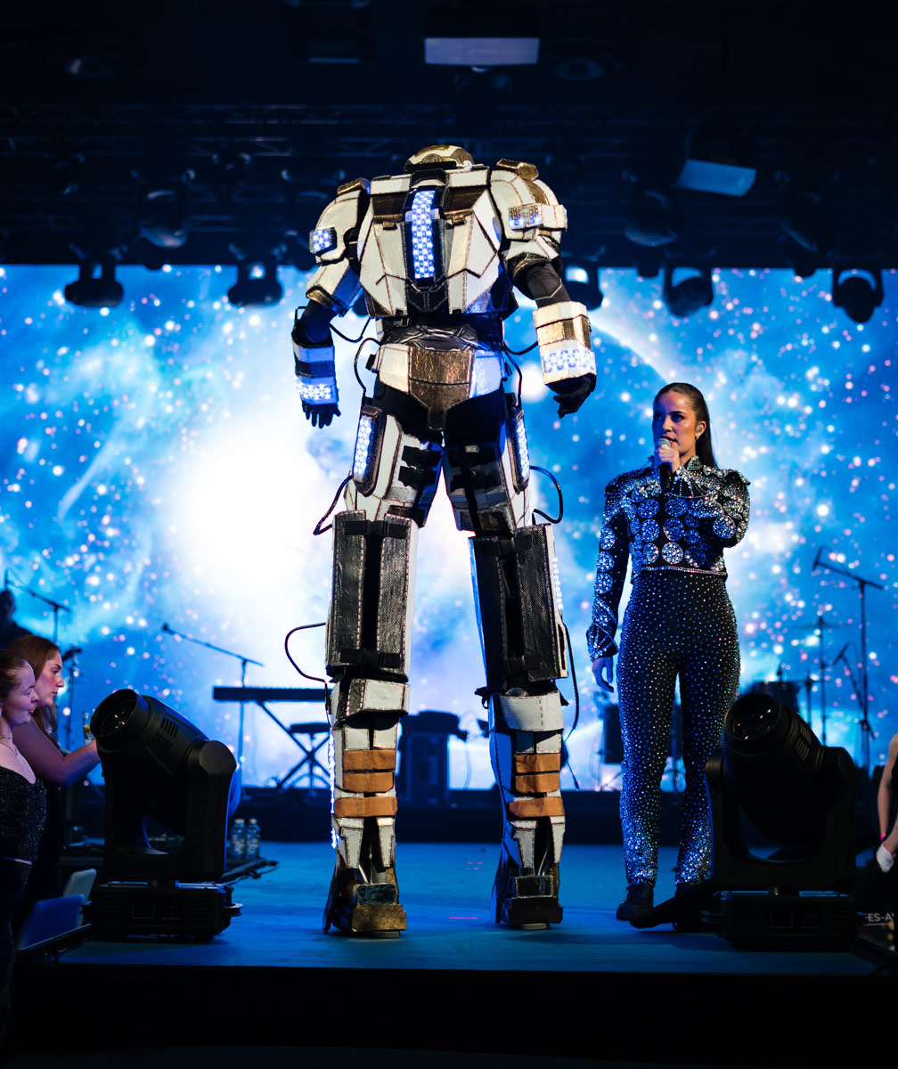 Holographic Robot dance light show entertainment Oslo
